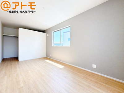 【寝室】 | 清水区横砂中町4期　新築戸建　1号棟 | 収納スペースもしっかり確保したお部屋は、収納家具の数も減らせるのでお部屋を広く使えます！