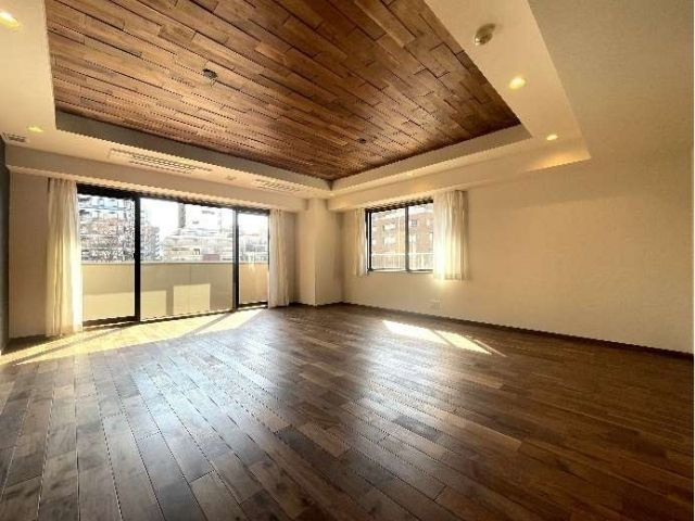 ローレルコート三番町の居間・リビング