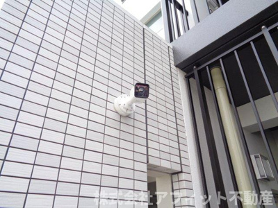 【その他共用部分】 | ラ・ヴィ・アン・ローズ南本庄 | 防犯カメラ