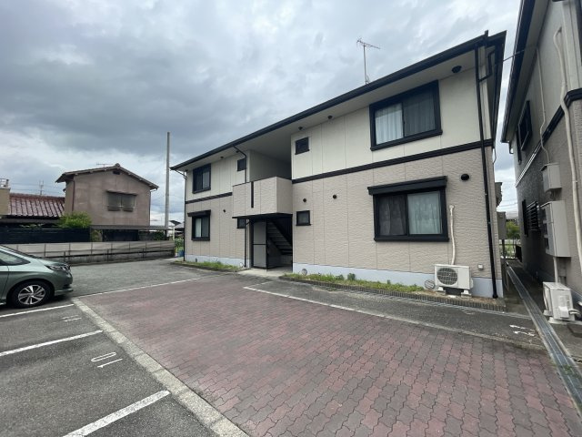 ベガ堀町C棟の外観