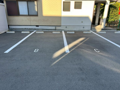 【駐車場】 | 紀三井寺戸建て | 駐車場があるので、車を買う予定の方も安心です