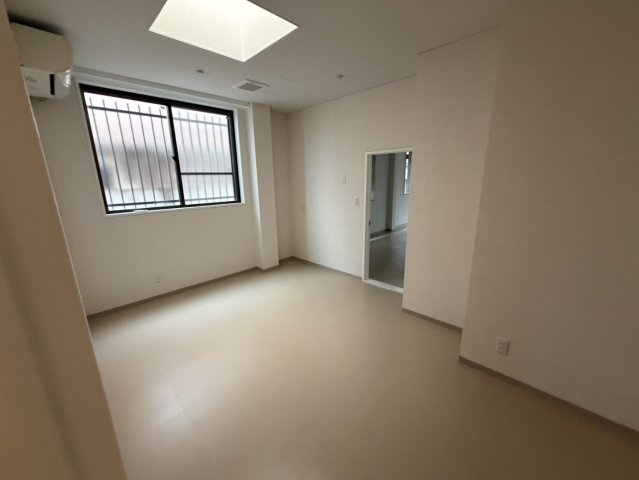 伊勢原三丁目店舗の内装