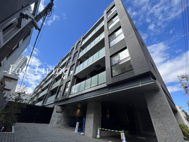 LIBR GRANT 四谷三丁目のエントランス