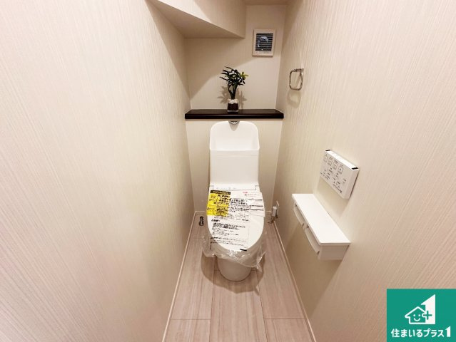 加古川市平岡町新在家　第1期　新築一戸建てのトイレ|1・2階の2ヶ所にあるので、朝の忙しい時間の順番待ちもなく、深夜の利用にも大変便利です。