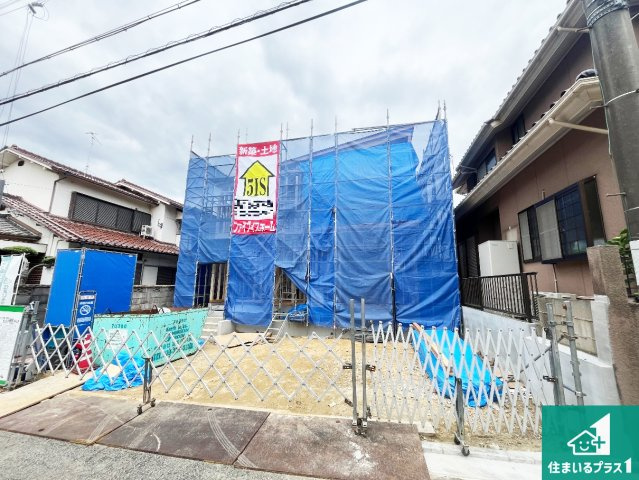 加古川市平岡町新在家　第1期　新築一戸建ての前面道路含む現地写真|周辺は落ち着いた街並みの住宅地！子育てがしやすい住環境です！まだ未完成ですが、現地でしかわからない事もございます。是非一度ご覧ください。