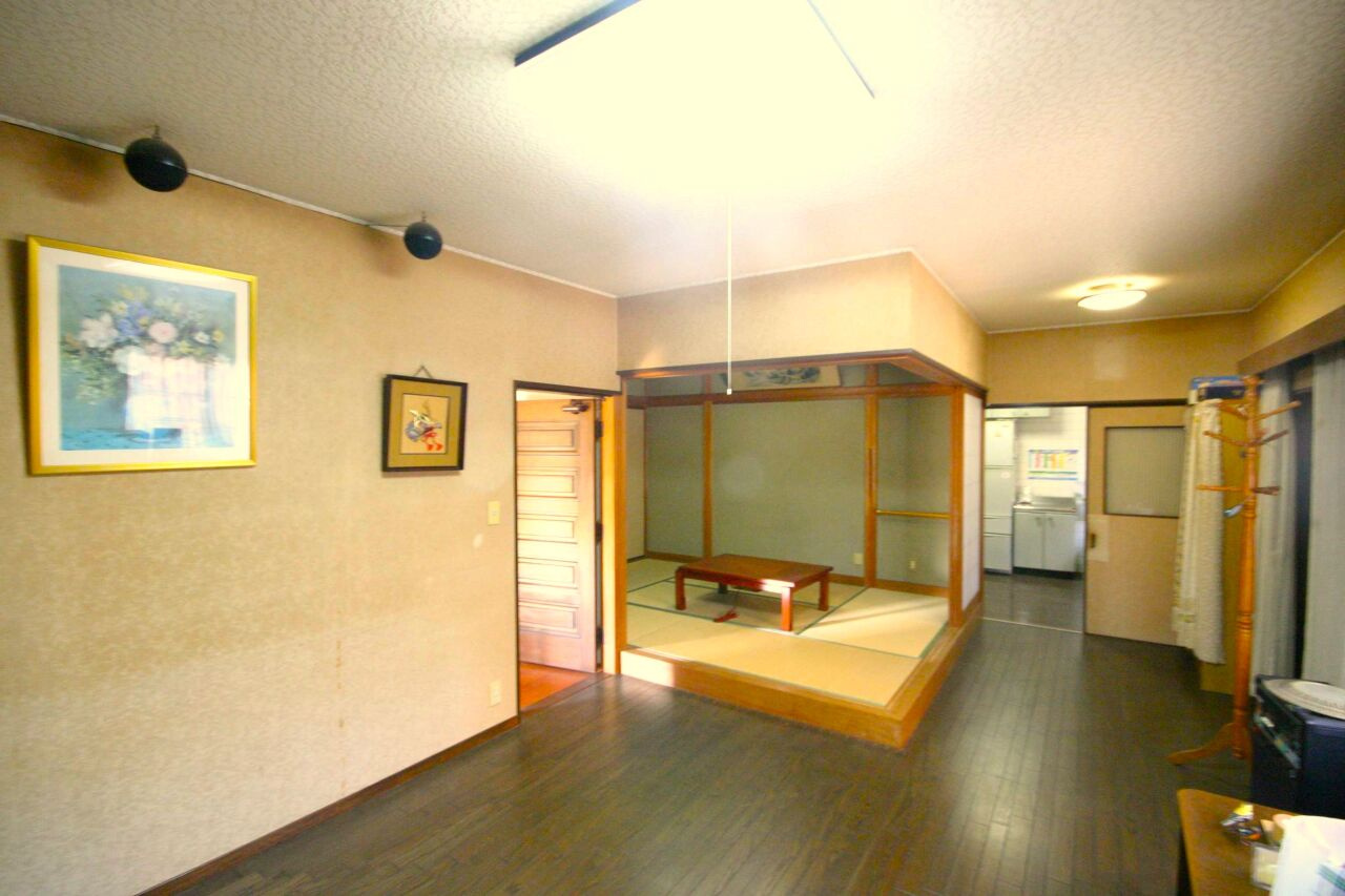 たつの市龍野町堂本　中古戸建の居間・リビング