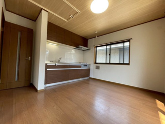 【居間・リビング】 | 東大和市立野1丁目　中古戸建　【全1棟】