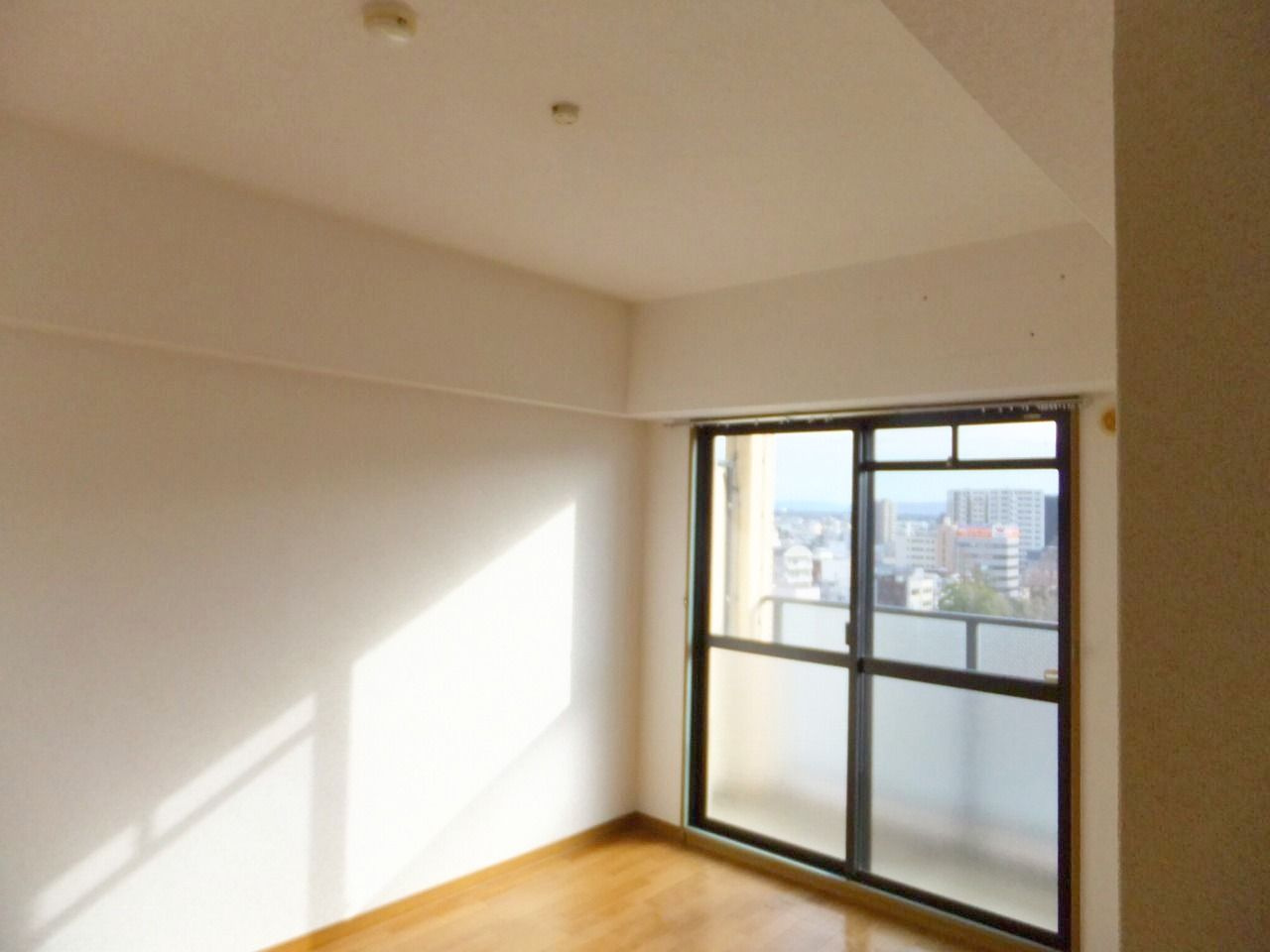 アーバンクルーザー六ツ門の洋室