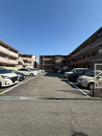 グランド・ハウス・プラムの駐車場