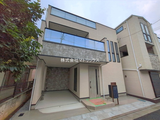 板橋区大山金井町　LDK22帖超　車庫付×省エネ住宅の外観