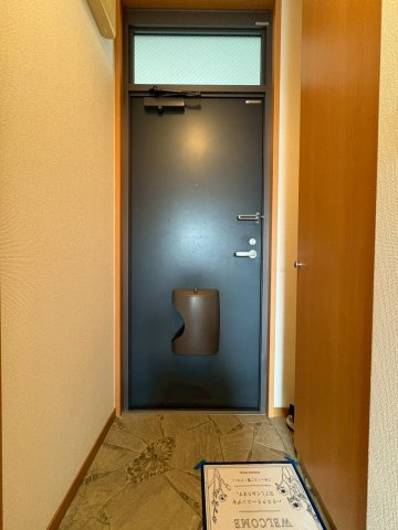 メゾンドゥ長瀬Ⅱの玄関