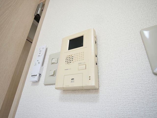 エトワール栄のセキュリティ|モニター付きインターホン完備