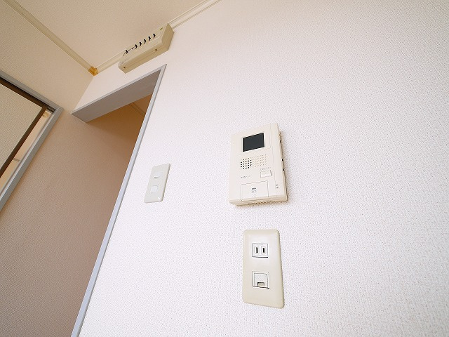 エトワール栄のセキュリティ|モニター付きインターホンです