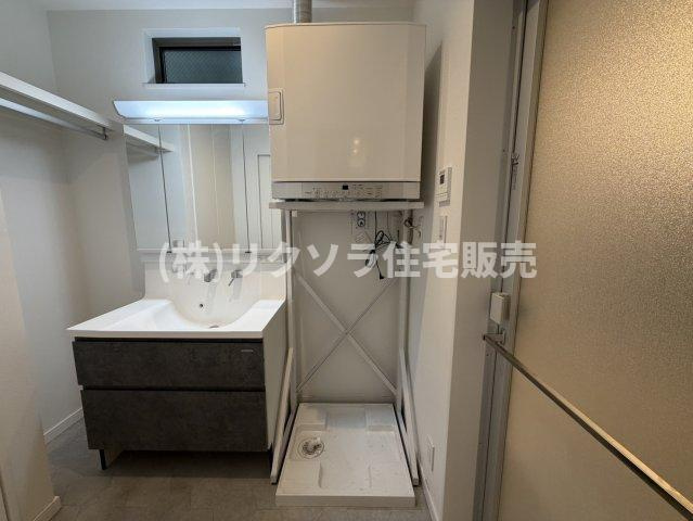 池の瀬町　中古一戸建てのランドリースペース|衣類乾燥機付き　独立洗面台
■物件内覧・資金計画相談・住宅ローン相談、リフォーム相談、お問合せ受付中■
※当日・翌日のご内覧、ご相談はお電話でのお問合せがスムーズです！