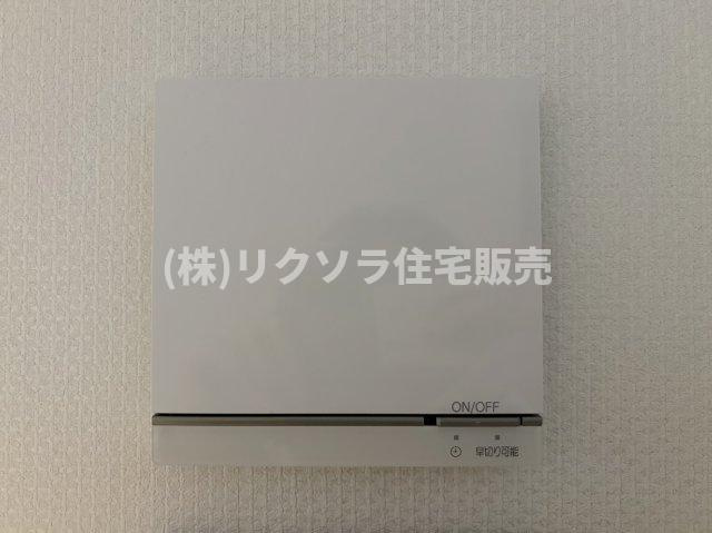 池の瀬町　中古一戸建ての設備|床暖房パネル
■物件内覧・資金計画相談・住宅ローン相談、リフォーム相談、お問合せ受付中■
※当日・翌日のご内覧、ご相談はお電話でのお問合せがスムーズです！