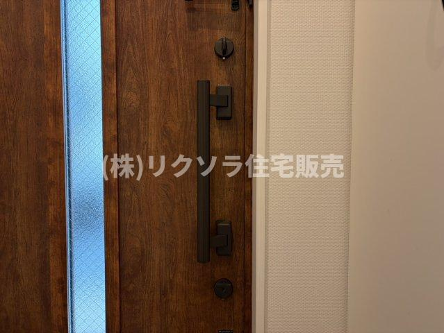 池の瀬町　中古一戸建ての防犯設備|ツーシリンダー錠
■物件内覧・資金計画相談・住宅ローン相談、リフォーム相談、お問合せ受付中■
※当日・翌日のご内覧、ご相談はお電話でのお問合せがスムーズです！