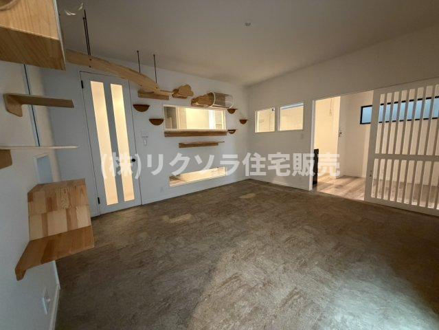 池の瀬町　中古一戸建ての居間・リビング|LDK18.4帖
■物件内覧・資金計画相談・住宅ローン相談、リフォーム相談、お問合せ受付中■
※当日・翌日のご内覧、ご相談はお電話でのお問合せがスムーズです！
