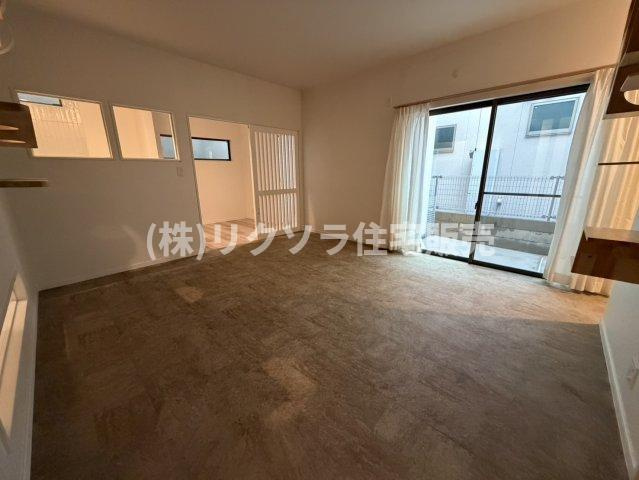 池の瀬町　中古一戸建ての居間・リビング|LDK18.4帖
■物件内覧・資金計画相談・住宅ローン相談、リフォーム相談、お問合せ受付中■
※当日・翌日のご内覧、ご相談はお電話でのお問合せがスムーズです！