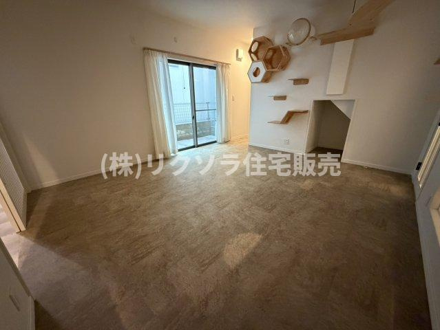 池の瀬町　中古一戸建ての居間・リビング|LDK18.4帖
■物件内覧・資金計画相談・住宅ローン相談、リフォーム相談、お問合せ受付中■
※当日・翌日のご内覧、ご相談はお電話でのお問合せがスムーズです！