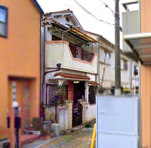 灘区高羽町3丁目の前面道路含む現地写真|忙しい朝も、LDKでのくつろぎの時間も嬉しい、トイレ2ヶ所有
