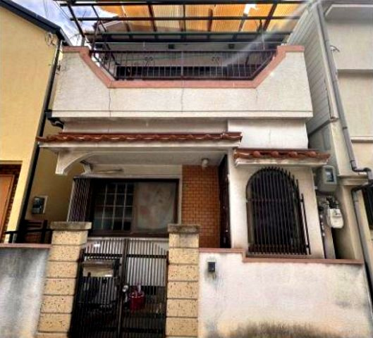 灘区高羽町3丁目の外観|通勤にも外出にもアクセス良好。おでかけすることも増えそうですね。
