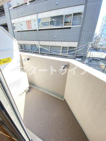 大阪市淀川区西中島５丁目の賃貸マンションのバルコニー