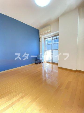 大阪市淀川区西中島５丁目の賃貸マンションの居間・リビング