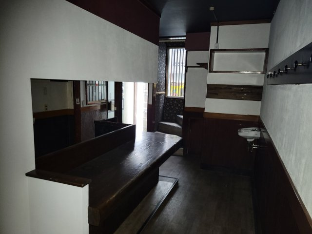 平塚市明石町の店舗事務所の内装