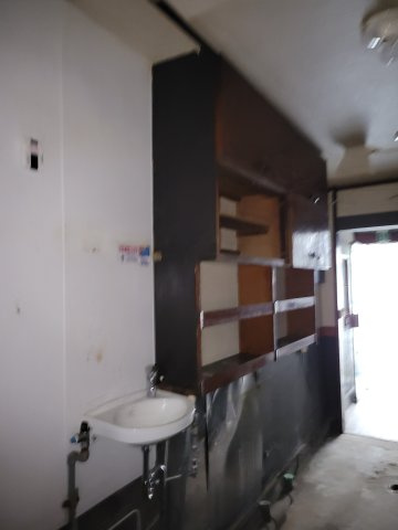 平塚市明石町の店舗事務所のロビー