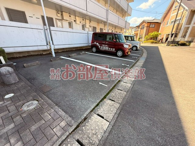 MAPLECOURTⅠの駐車場|駐車場完備です