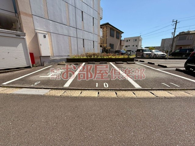MAPLECOURTⅠの駐車場|駐車スペースもあります