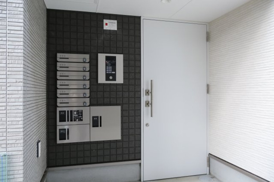 Delica鳥栖【キャッシュバック対象物件】のエントランス|清潔なエントランスです