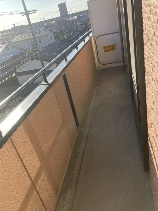 ドミールパーク江﨑　1のバルコニー