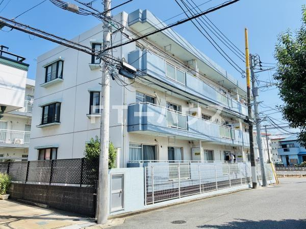 コーポアツミの外観