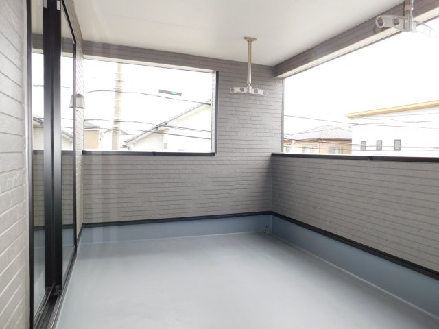 名古屋市港区福田１丁目の新築一戸建のバルコニー|◇バルコニー◇　　急な天候の変化でも安心なインナーバルコニー♪　外部コンセント完備