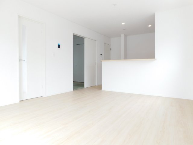 名古屋市港区福田１丁目の新築一戸建の居間・リビング|◇リビング◇　　南面で明るいリビング１５．０帖　洋風和室と続き間で２０．２帖になります♪