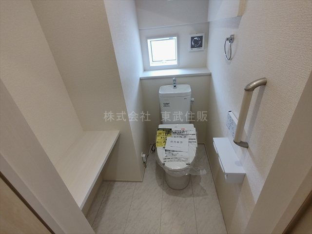 【トイレ】 | 入間郡越生町越生東６丁目　全４棟　2号棟 | ゆったりとした空間のトイレです