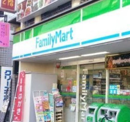 レ・ユニオンの周辺