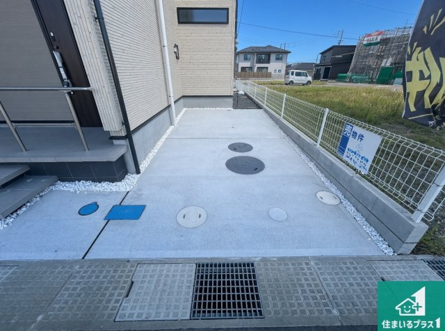 ◆泉佐野市日根野　新築一戸建ての駐車場|２台分の駐車スペース有り！急な来客でも安心です！