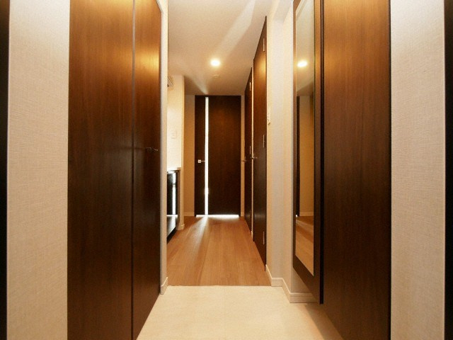 S-RESIDENCE福島Alovitaの玄関