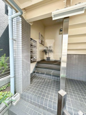 【エントランス】 | メゾンケント | 毎日通るエントランスはこのようになっています