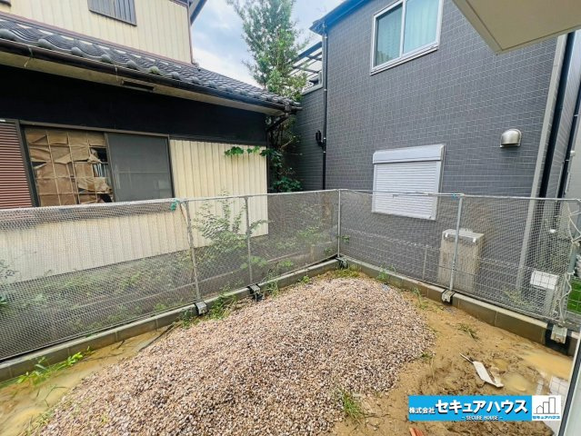 【本日ご案内可能】刈谷市泉田町半崎　全2棟の庭|【庭スペース】
◆南向きのお庭付きの物件です。夏にはお子様用のプールを広げたり、芝生を敷いてペットの遊び場をつくることもできます。　　　　　　　　　　　　　　　　　　　　　　　　　　　　　　　　　　　