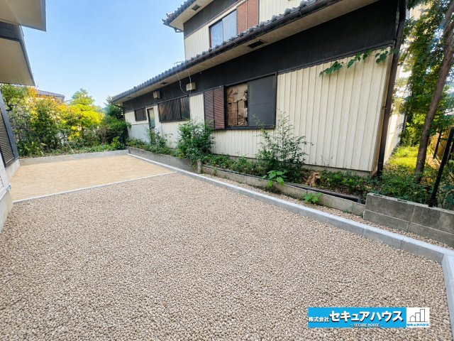 【本日ご案内可能】刈谷市泉田町半崎　全2棟の庭|【庭スペース】
◆南向きのお庭付きの物件です。夏にはお子様用のプールを広げたり、芝生を敷いてペットの遊び場をつくることもできます。　　　　　　　　　　　　　　　　　　　　　　　　　　　　　　　　　　　