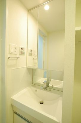 ステージファースト錦糸町アジールコートの独立洗面台