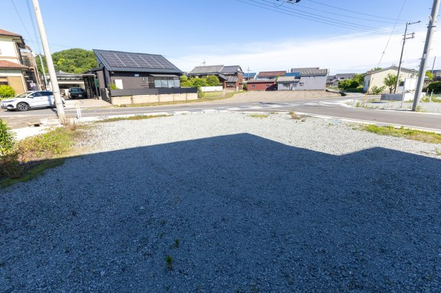 たつの市誉田町福田　売土地の前面道路含む現地写真