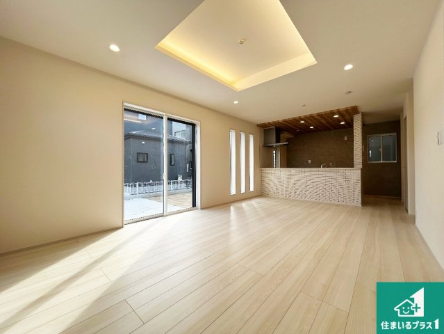 泉佐野市日根野　新築一戸建ての前面道路含む現地写真|現在建築中！落ち着いた街並みで新生活を始めることが出来そう！周辺の物件も併せてご紹介させて頂きます！