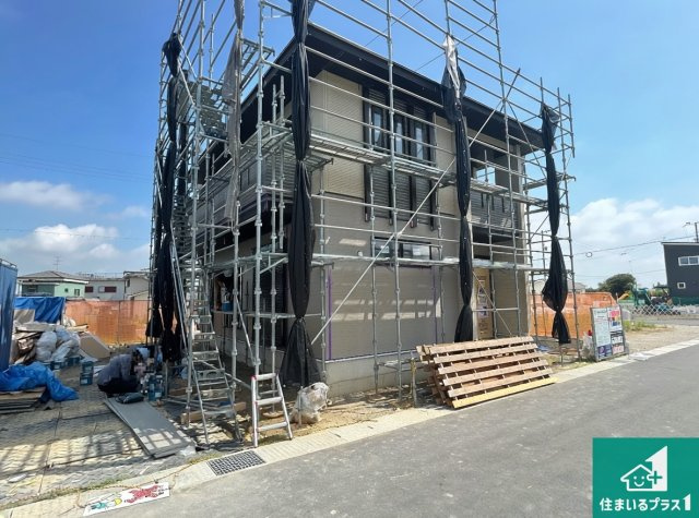 泉佐野市日根野　新築一戸建ての外観|現在建築中！落ち着いた街並みで新生活を始めることが出来そう！周辺の物件も併せてご紹介させて頂きます！