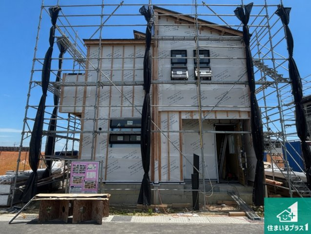 泉佐野市日根野　新築一戸建ての外観|現在建築中！落ち着いた街並みで新生活を始めることが出来そう！周辺の物件も併せてご紹介させて頂きます！