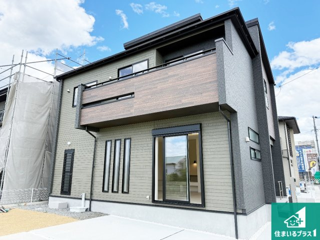 泉佐野市日根野　新築一戸建ての外観|お客様に長く安心して住んでいだだける事にこだわった家づくり！住んでからのアフターサービスにもしっかりと取り組んでいます！