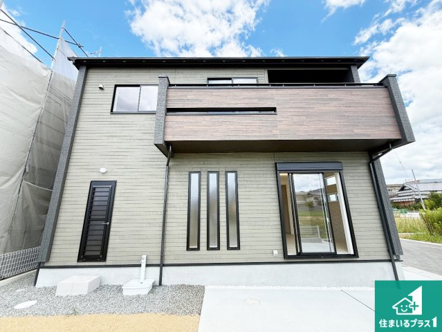 泉佐野市日根野　新築一戸建ての外観|お客様に長く安心して住んでいだだける事にこだわった家づくり！住んでからのアフターサービスにもしっかりと取り組んでいます！